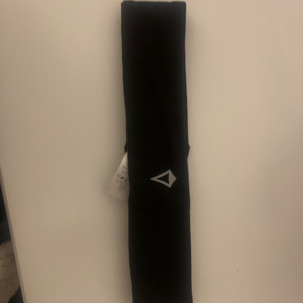 black ivivva headband